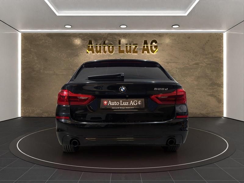Gebraucht BMW 525 231 PS (169 kW) 2018 Kombi