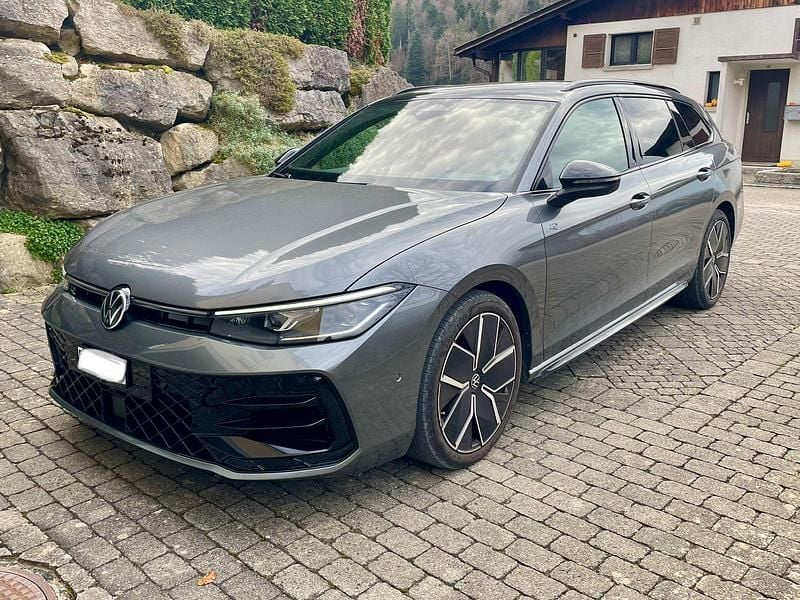 Gebraucht 2024 VW Passat R-line Kombi | CHF 47’980 - Bild 1/4