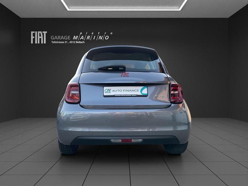 Gebraucht Fiat 500e Red 86 kW (118 PS) 2023 Limousine