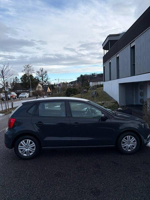 Gebraucht VW Polo Sound 90 PS (66 kW) 2016 Limousine