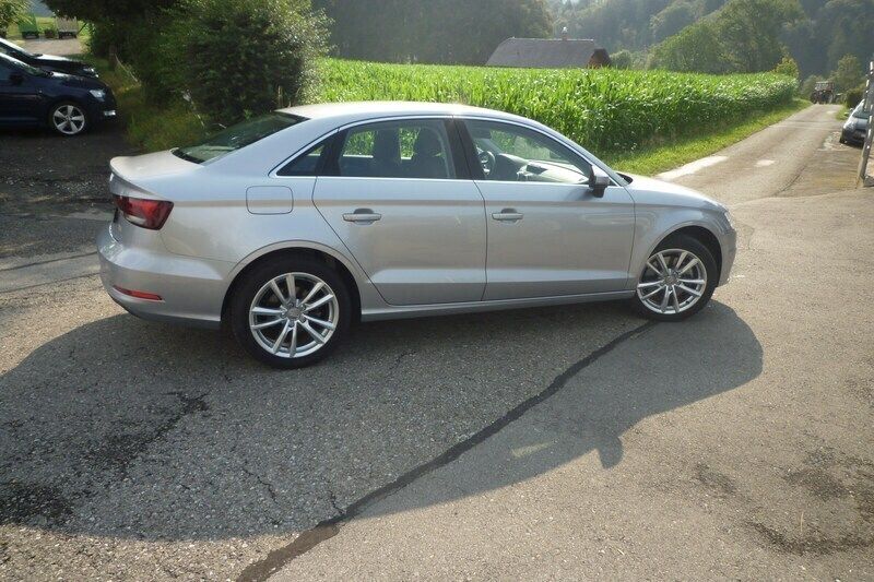 Gebraucht Audi A3 Ambiente 180 PS (132 kW) 2015 Limousine