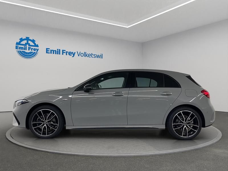 Neu Mercedes A250 AMG line 218 PS (160 kW) 2025 Grau Limousine