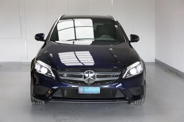 Gebraucht Mercedes C220 194 PS (142 kW) 2018 Blau Kombi