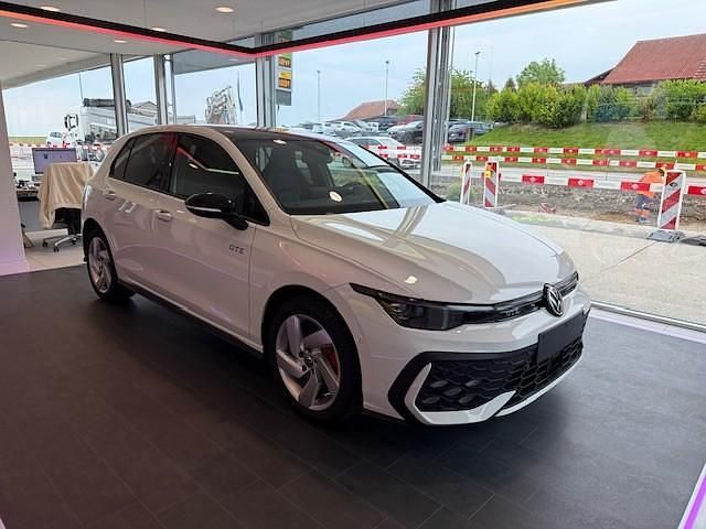 Neu VW Golf VIII GTE 272 PS (200 kW) 2025