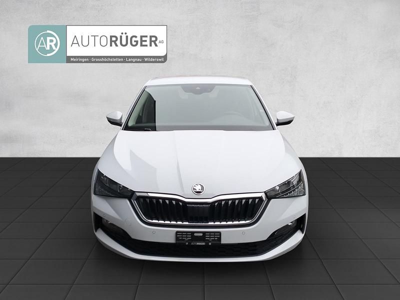 Gebraucht Skoda Scala Fresh 110 PS (80 kW) 2022 Weiss Kleinwagen