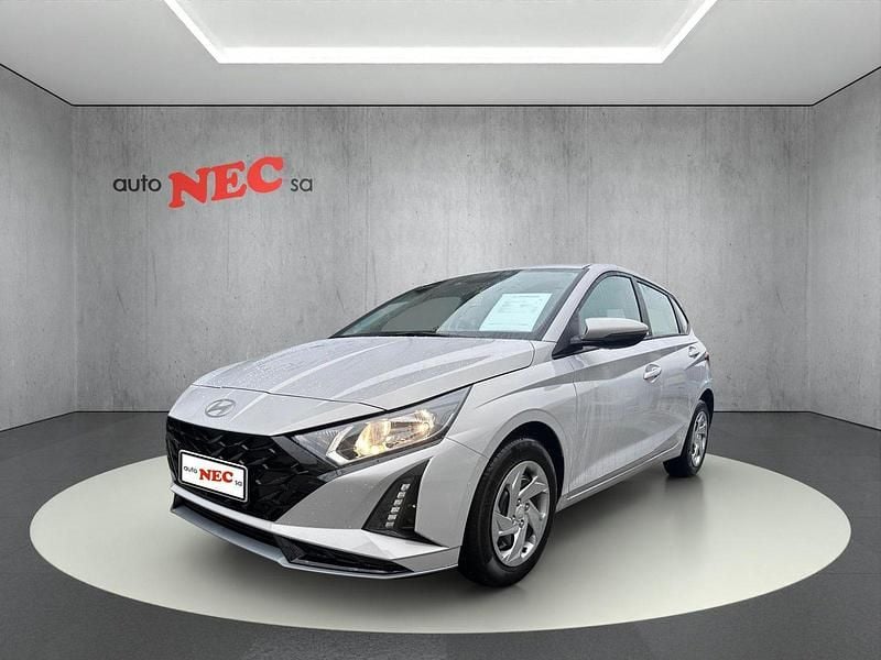 Neu Hyundai i20 100 PS (73 kW) 2025 Grau Limousine