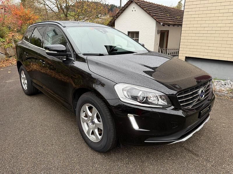 Gebraucht Volvo XC60 R-Design Kinetic 190 PS (139 kW) 2016 SUV