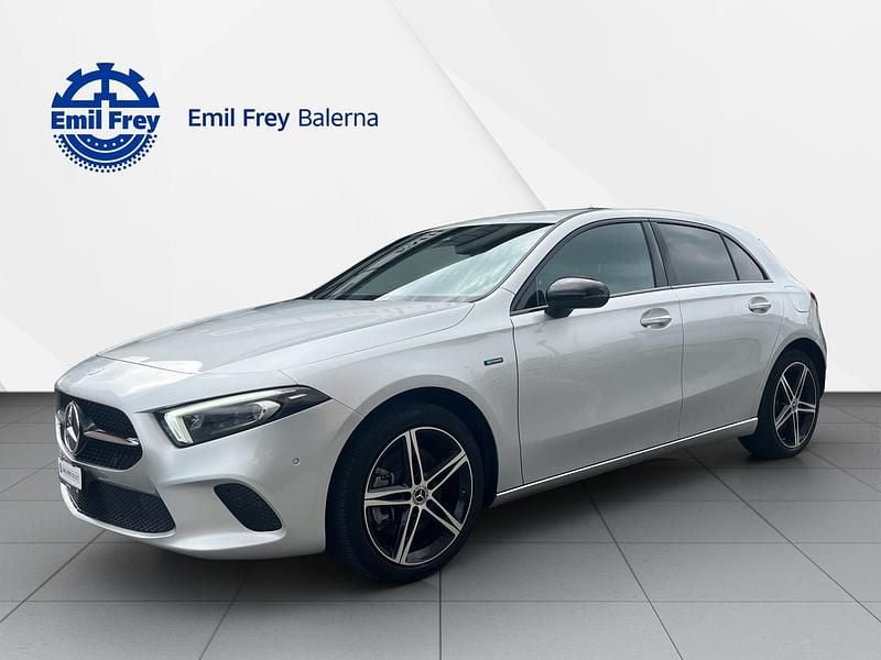 Grau Gebraucht 2021 Mercedes A250 Style Limousine | CHF 28’500 (Fairer Preis) - Bild 1/4