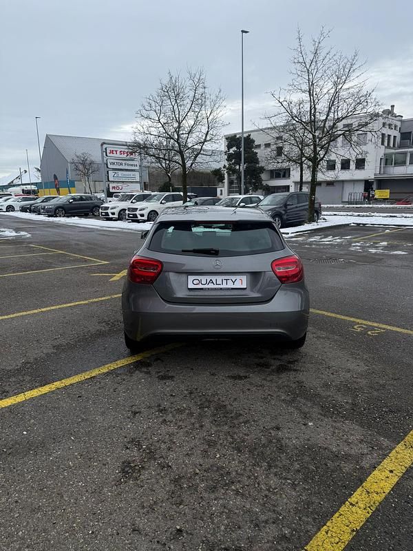 Gebraucht Mercedes A180 Style 122 PS (89 kW) 2016