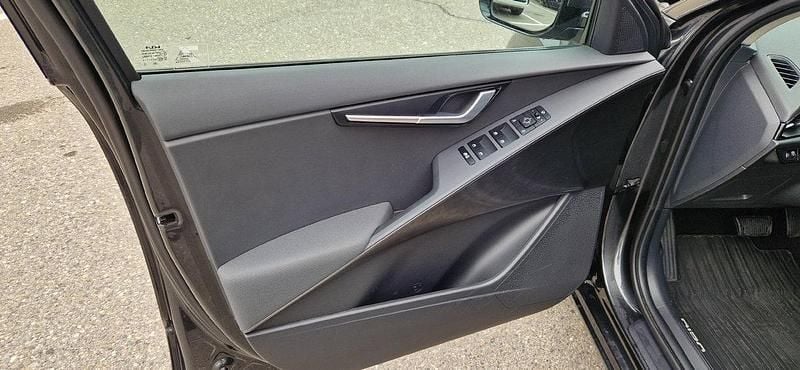 Gebraucht Kia Niro 141 PS (103 kW) 2024 SUV