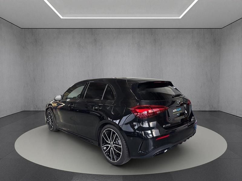 Gebraucht Mercedes A200 AMG line 163 PS (119 kW) 2025 Limousine