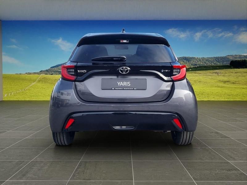 Neu Toyota Yaris Hybrid Premium 131 PS (96 kW) 2026 Kleinwagen