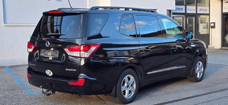 Gebraucht Ssangyong (KGM) Rodius Sapphire 155 PS (114 kW) 2013 Van / Kleinbus