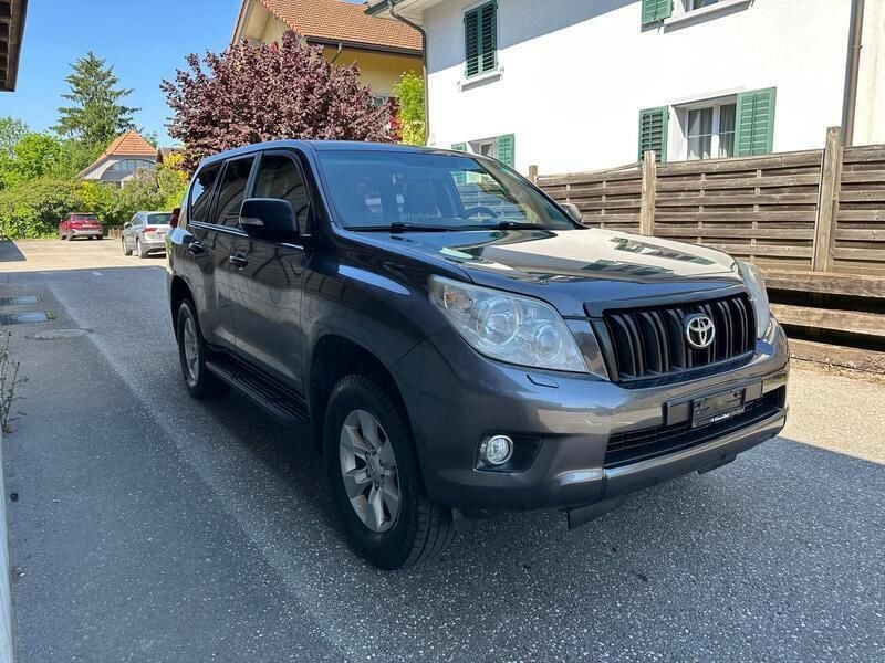 Gebraucht Toyota Land Cruiser Luna 173 PS (127 kW) 2010 SUV