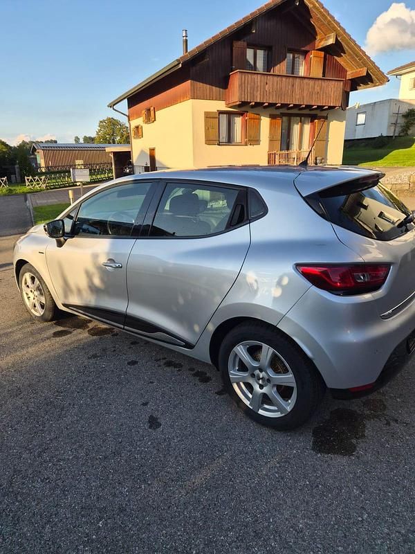 Gebraucht 2016 Renault Clio IV Iconic | CHF 9’100 (Fairer Preis) - Bild 1/4