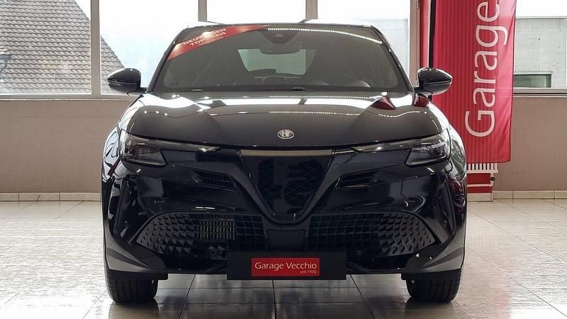 Neu Alfa Romeo Junior Edizione Speciale 145 PS (106 kW) 2025 SUV