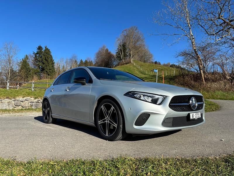 Gebraucht Mercedes A180 Night 136 PS (100 kW) 2021