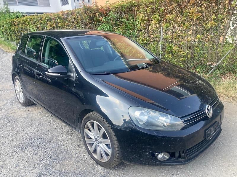 Gebraucht VW Golf Comfortline 105 PS (77 kW) 2012 Limousine