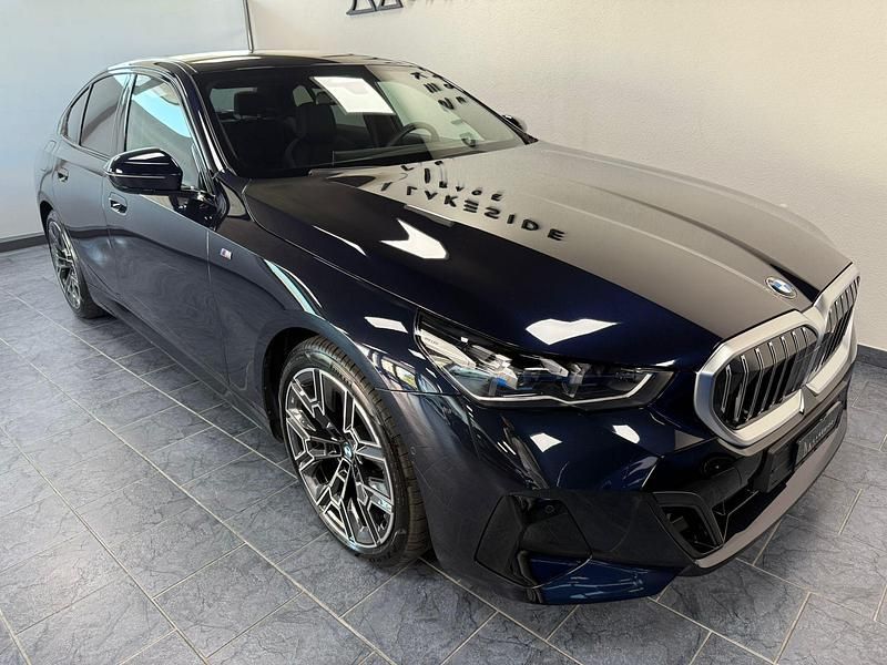 Gebraucht BMW 540 Shadowline 303 PS (222 kW) 2024 Schwarz Limousine