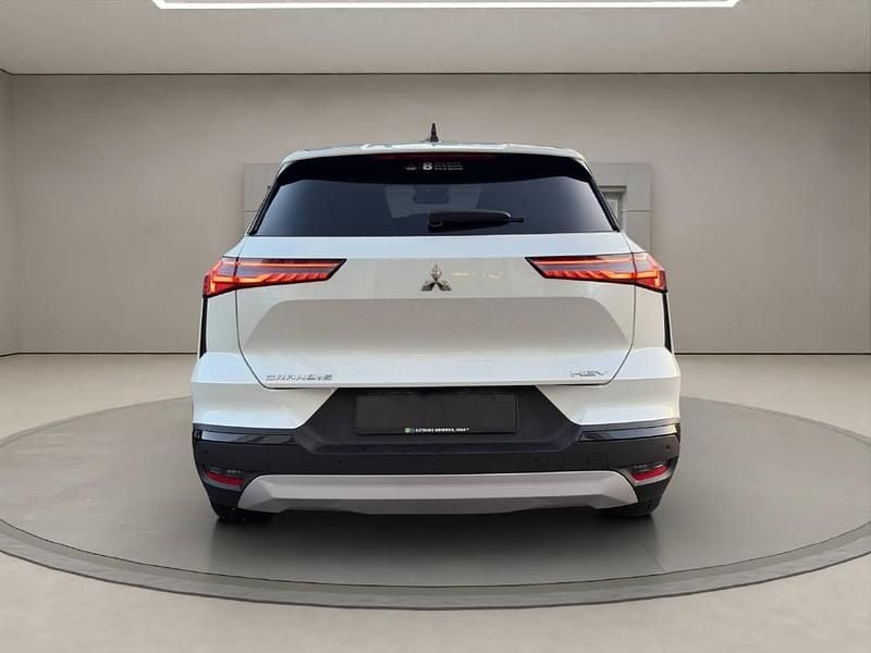 Neu Mitsubishi Grandis Instyle 158 PS (116 kW) 2025 SUV