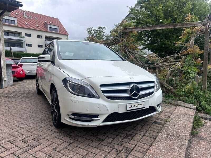 Gebraucht Mercedes B200 156 PS (114 kW) 2013 Van / Kleinbus