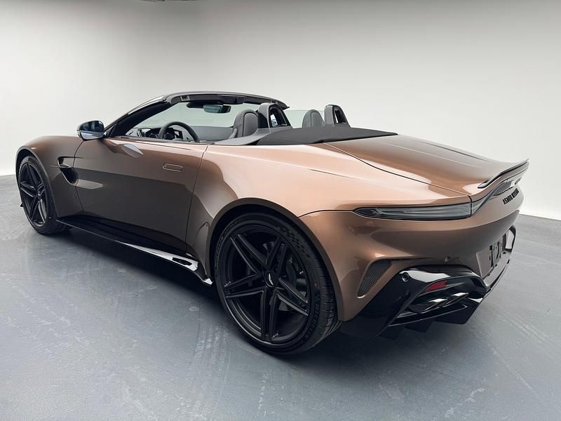 Neu Aston Martin V8 Vantage 679 PS (499 kW) 2025 Bronze Cabrio