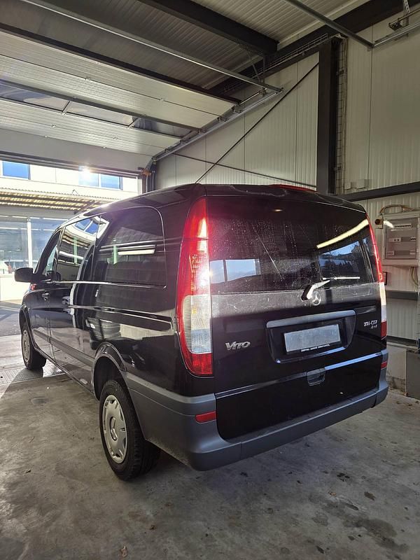 Gebraucht Mercedes Vito 163 PS (119 kW) 2011 Schwarz Van