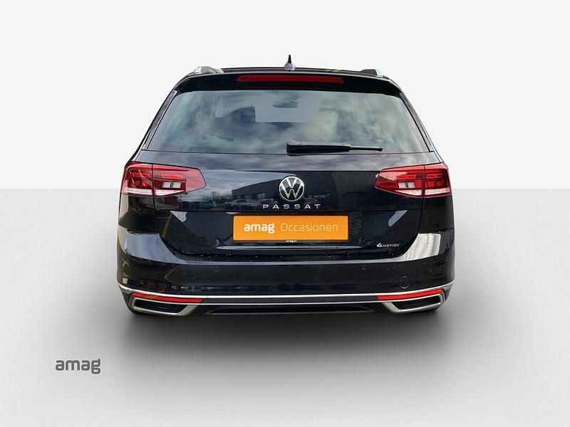 Gebraucht VW Passat Elegance 200 PS (147 kW) 2023 Deepblack perleffekt Kombi