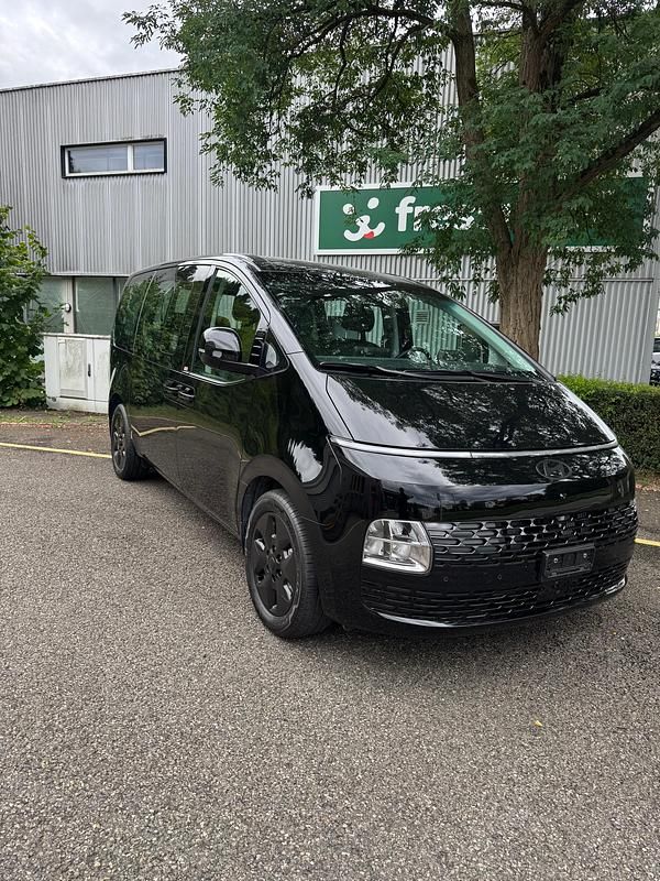Gebraucht 2025 Hyundai Staria Van / Kleinbus | CHF 51’900 (Fairer Preis) - Bild 1/4