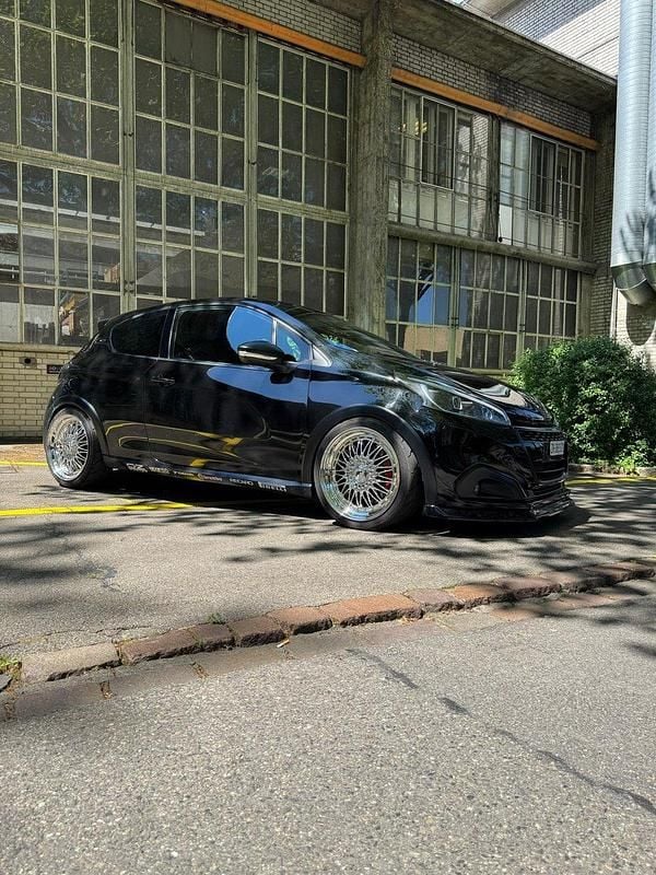 Gebraucht 2016 Peugeot 208 GTi Kleinwagen | CHF 10’000 (Fairer Preis) - Bild 1/4