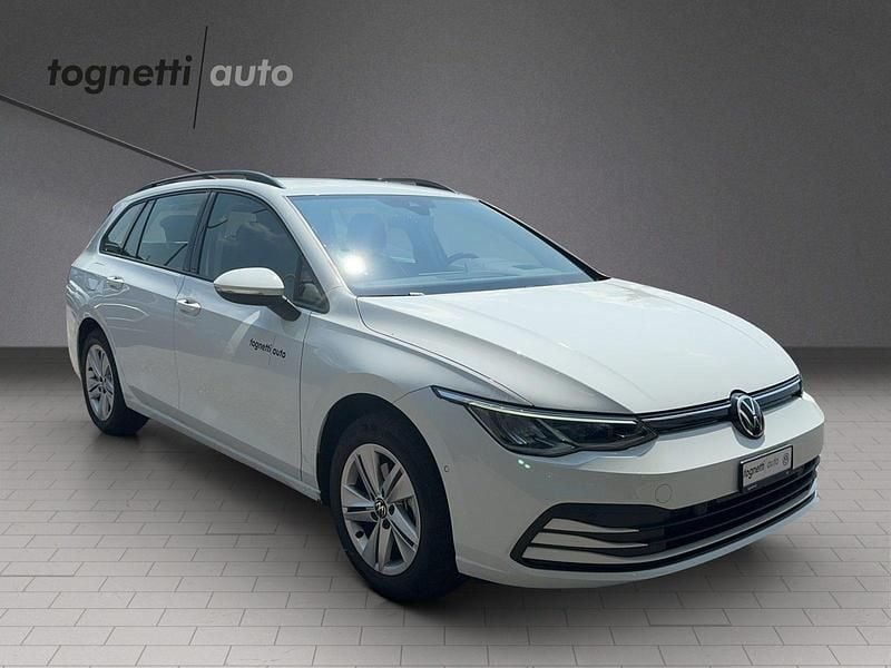 Gebraucht VW Golf VIII Life 110 PS (80 kW) 2024 Weiss Kombi