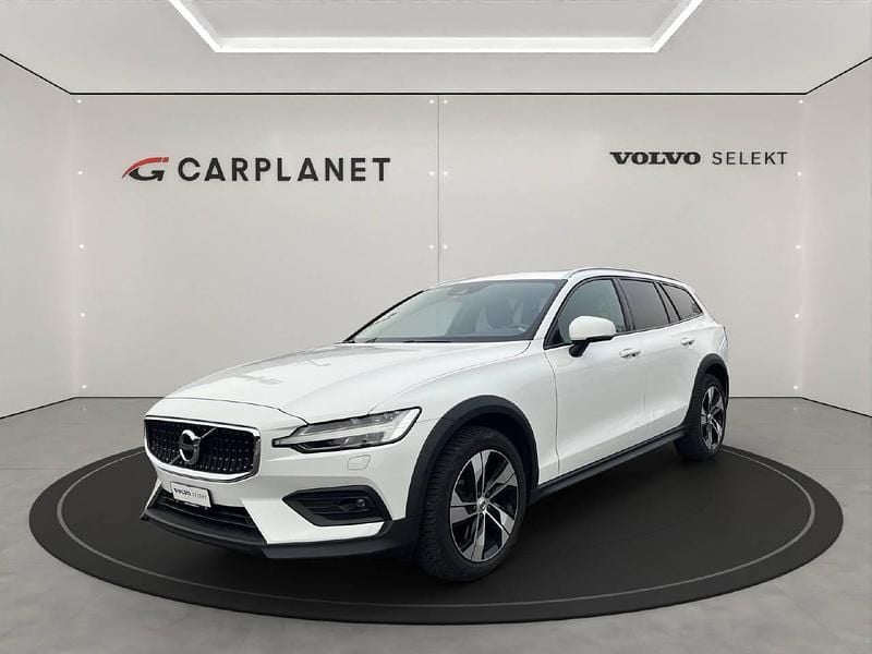 Weiss Gebraucht 2022 Volvo V60 CC Kombi | CHF 28’500 (Superpreis) - Bild 1/4