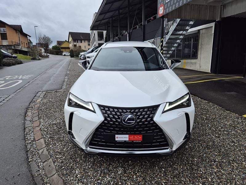Gebraucht Lexus UX 300e 150 kW (204 PS) 2021 Weiss SUV