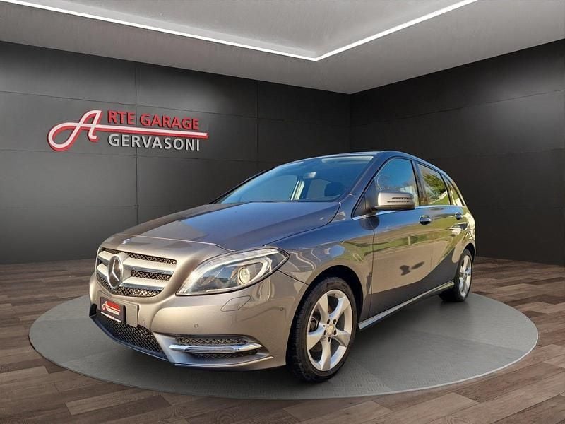 Gebraucht Mercedes B200 156 PS (114 kW) 2014 Van / Kleinbus