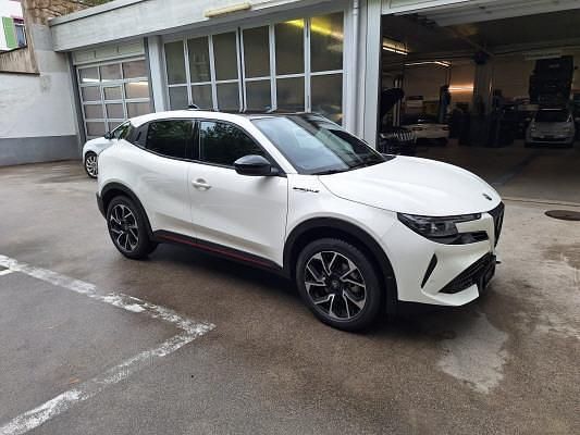 Gebraucht 2025 Alfa Romeo Junior Edizione Speciale SUV | CHF 35’500 (Fairer Preis) - Bild 1/4