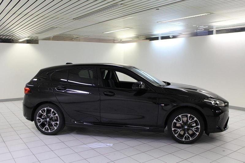 Gebraucht BMW 123 Performance 218 PS (160 kW) 2025 Schwarz Kleinwagen