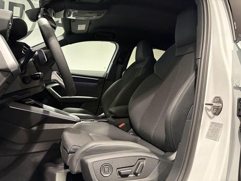 Neu Audi A3 Attraction 150 PS (110 kW) 2025 Weiss Limousine