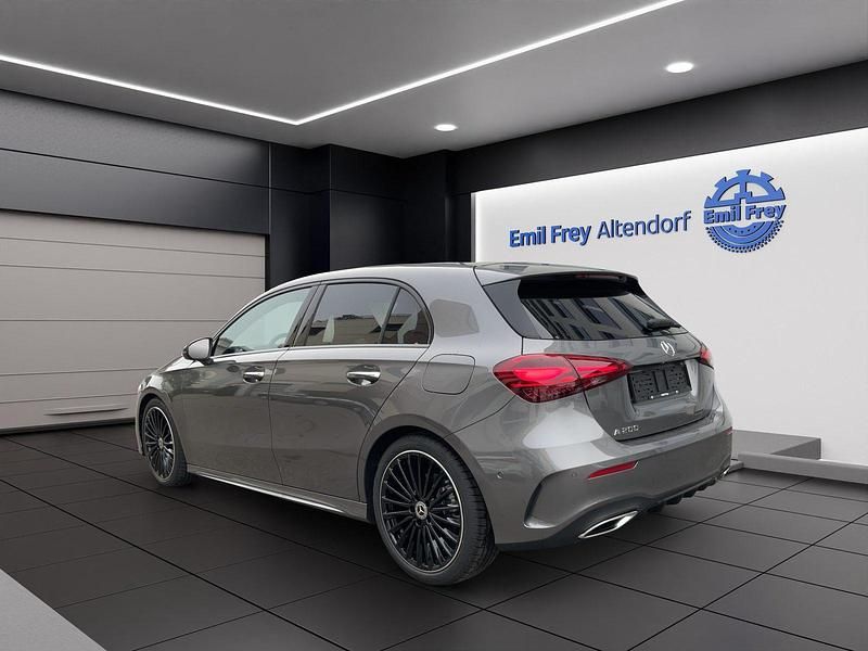 Neu Mercedes A200 AMG line 177 PS (130 kW) 2025 Grau Limousine