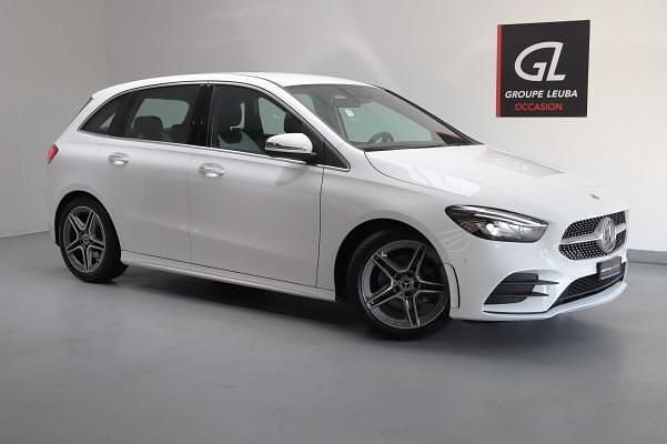 Weiss Gebraucht 2021 Mercedes B200 AMG line Van / Kleinbus | CHF 29’900 (Etwas zu teuer) - Bild 1/4