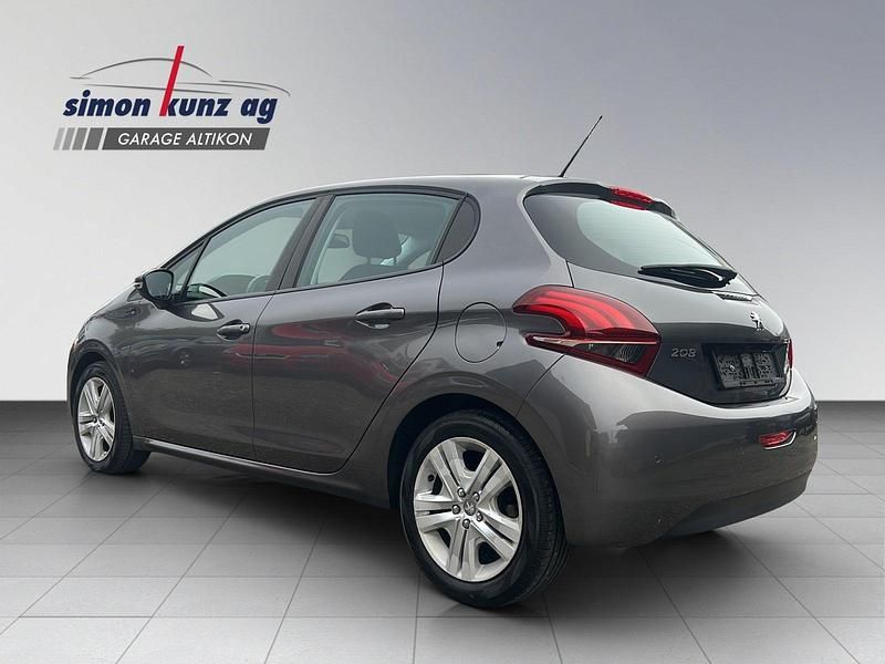 Gebraucht Peugeot 208 Signature Sky 110 PS (80 kW) 2018 Kleinwagen