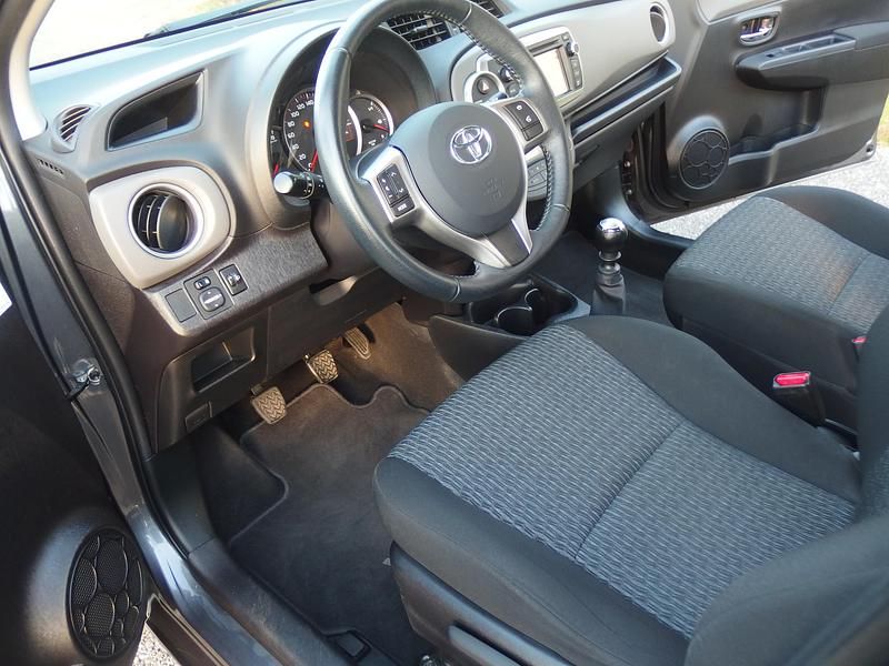 Gebraucht Toyota Yaris 99 PS (72 kW) 2013 Kleinwagen