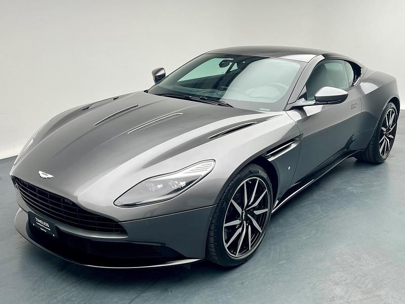 Silber Gebraucht 2017 Aston Martin DB11 Launch Edition Coupé | CHF 105’900 - Bild 1/4