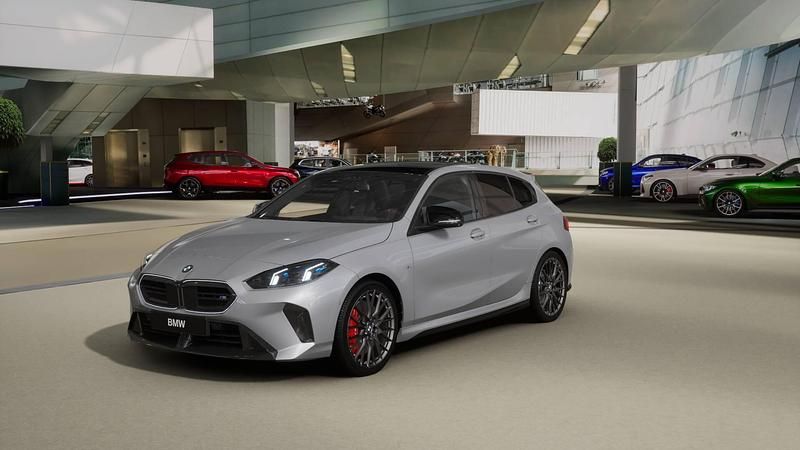 Grau Neu 2025 BMW M135 Performance Kleinwagen | CHF 77’000 (Teuer) - Bild 1/4