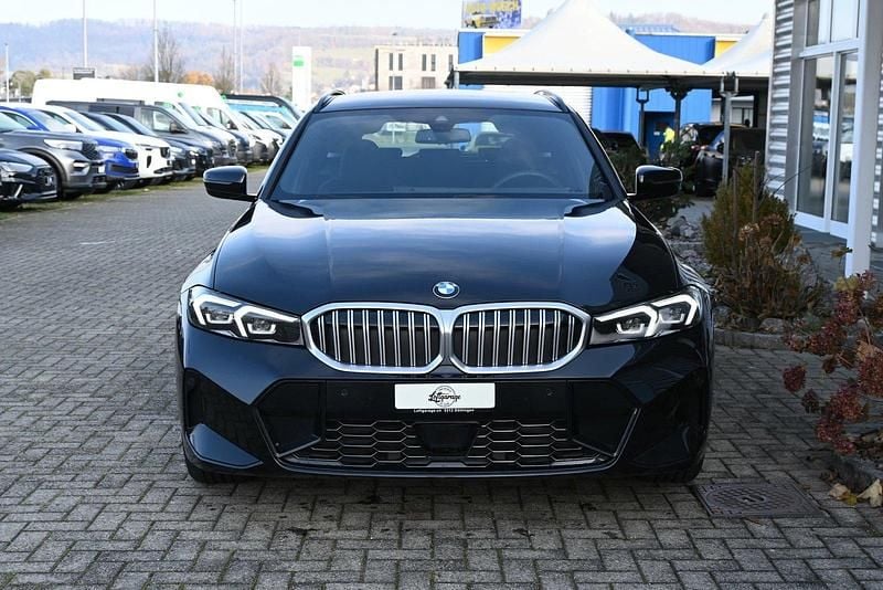 Gebraucht BMW 330 M Sport 245 PS (180 kW) 2024 Kombi