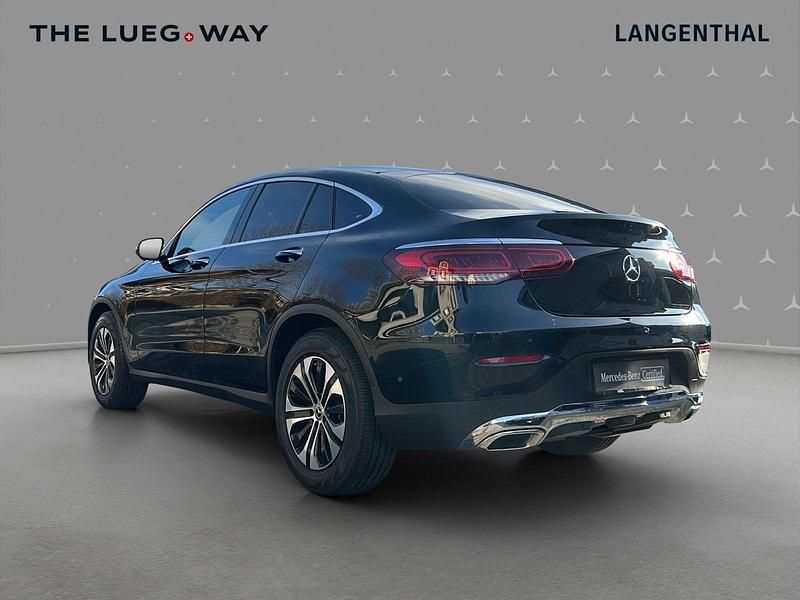 Gebraucht Mercedes GLC220 194 PS (142 kW) 2021 Schwarz Coupé