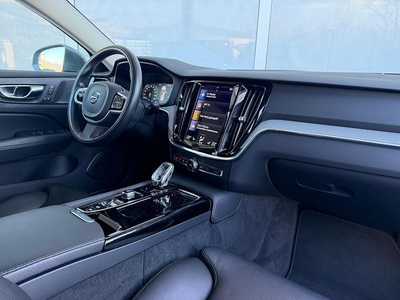 Gebraucht Volvo V60 Inscription 341 PS (250 kW) 2021 Kombi