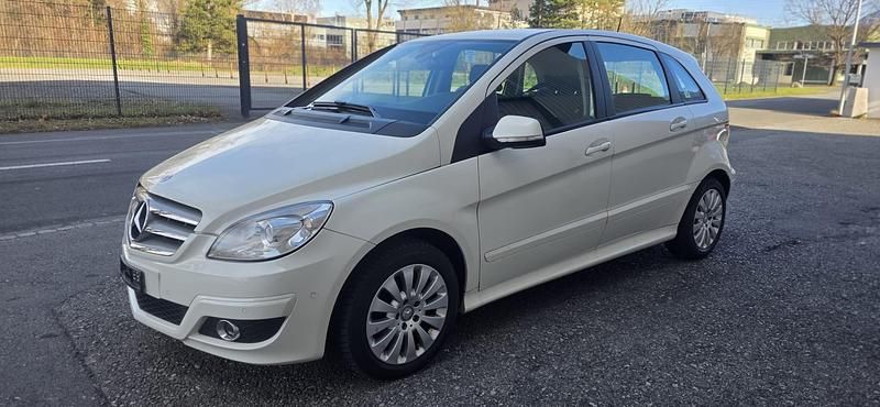 Gebraucht Mercedes B160 95 PS (69 kW) 2010 Van / Kleinbus
