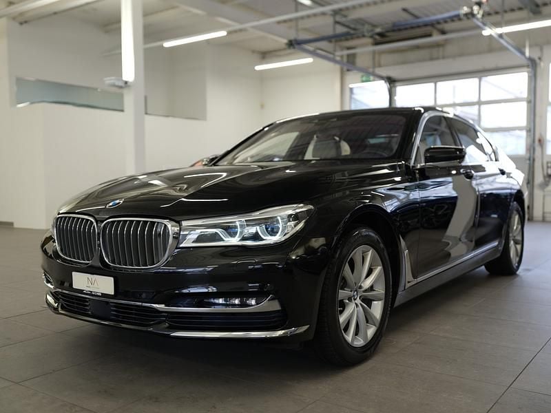 Gebraucht BMW 750 Executive 450 PS (330 kW) 2015 Limousine