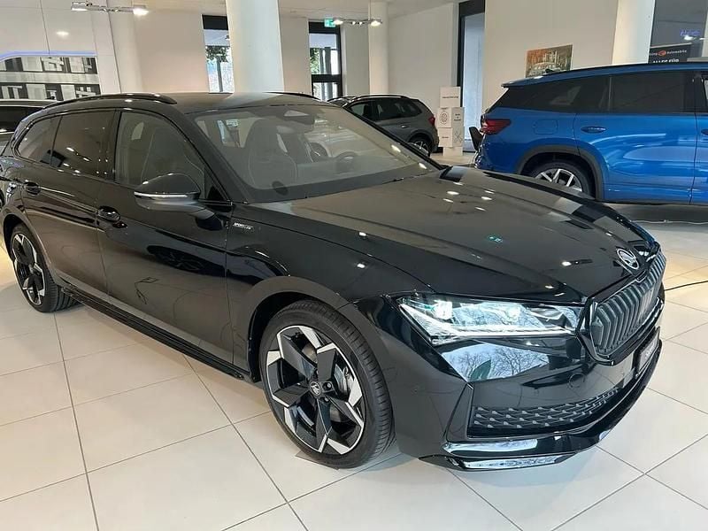 Schwarz Neu 2025 Skoda Superb SportLine Kombi | CHF 58’850 (Teuer) - Bild 1/4