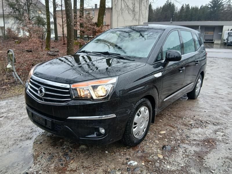 Gebraucht Ssangyong (KGM) Rodius Quartz 178 PS (130 kW) 2017 Van / Kleinbus